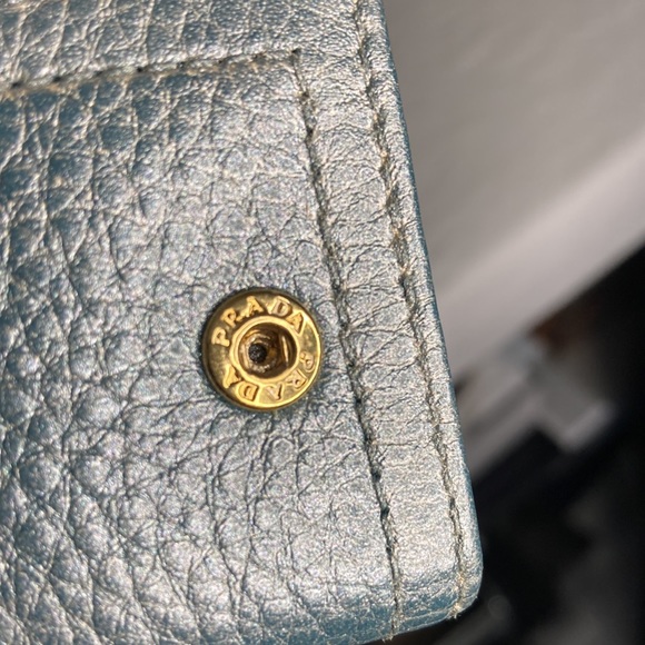 ❤️ Prada Key Holder Clip On Wallet ❤️ - Picture 11 of 15